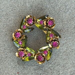 FLORAL WREATH PINK GREEN RHINESTONES GOLD TONE BROOCH PIN